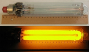 Low pressure sodium lamp: Osram 35W lamp
